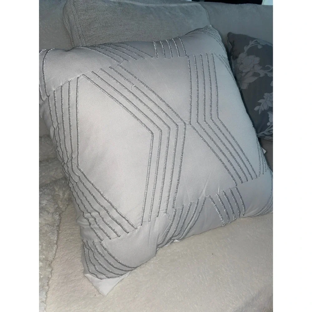 Vince Camuto 18x18 White Silver Geometric Metallic Embroidered Throw Pillow